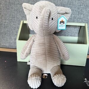New with tags Jellycat, Quaxy Elephant- Retired
Very good like new condition.